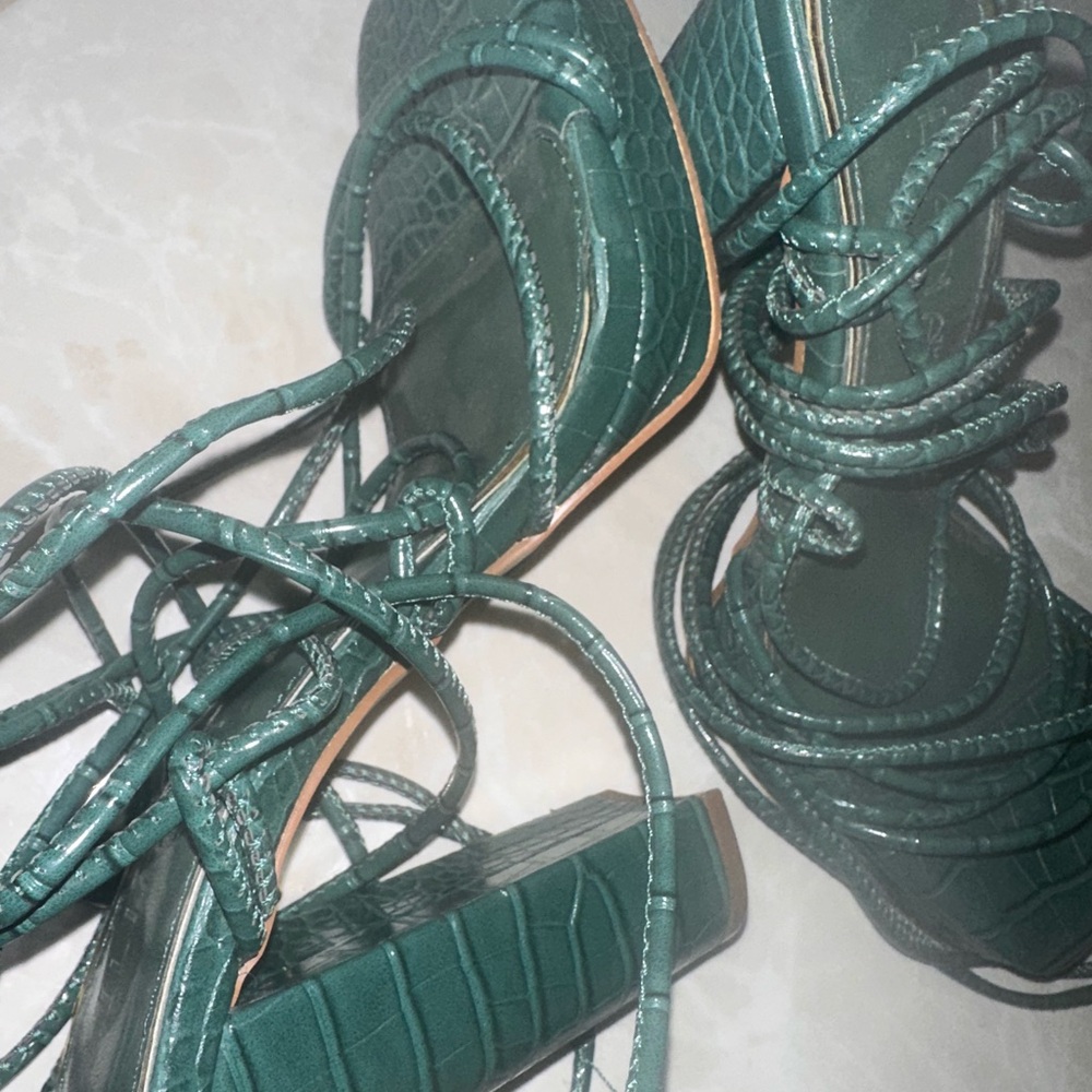 Elegant Green Strappy Women's Heels